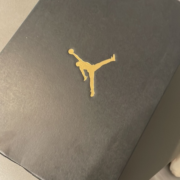 Air Jordan 13 Retro - Picture 8 of 9